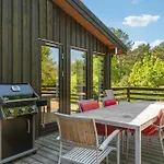 4 Bedroom Beautiful In *