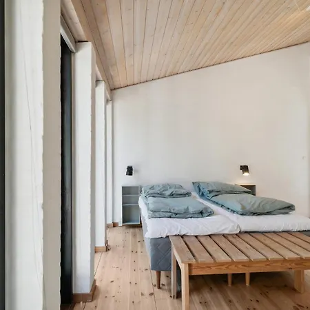 Casa de Férias 4 Bedroom Beautiful In Grenå