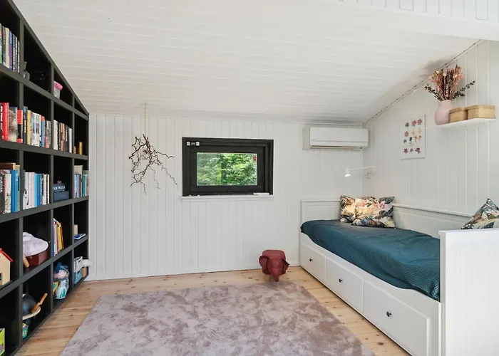 Дом отдыха 4 Bedroom Beautiful In
