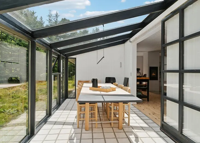 Дом отдыха 4 Bedroom Beautiful In