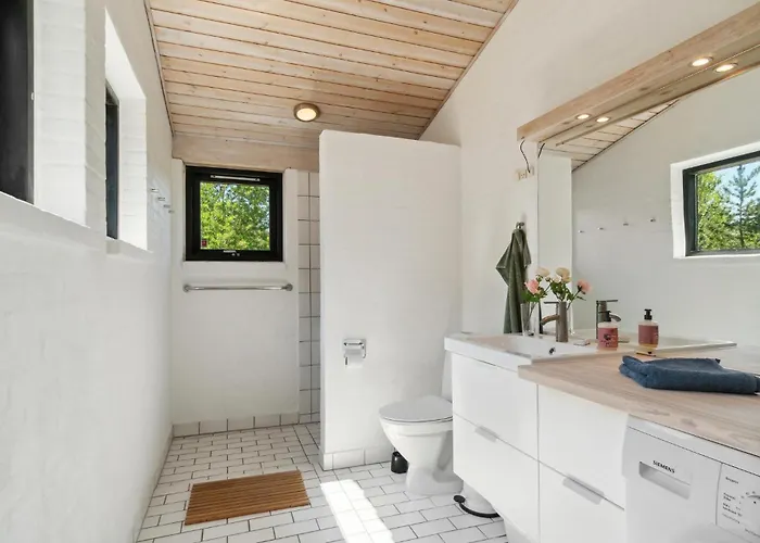 4 Bedroom Beautiful In Дом отдыха